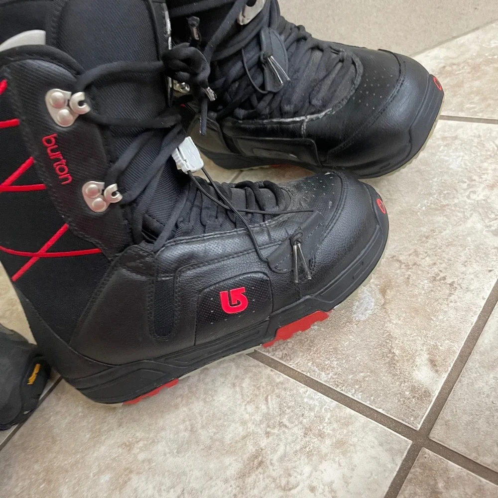 Burton Moto Snowboard Boots Womens 8 Black Red Speed Zone Lacing Winter Sport